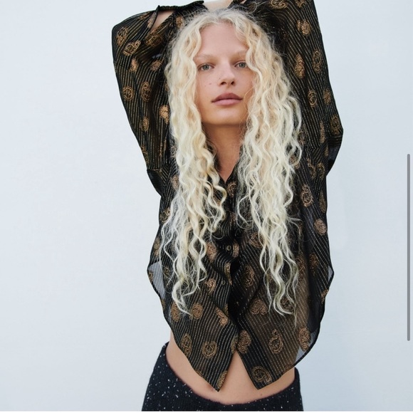 ZARA Gorgeous, Shimmering, Black & Gold Paisley Top with Collar & Cuffs🔥🔥🔥 - Picture 4 of 8